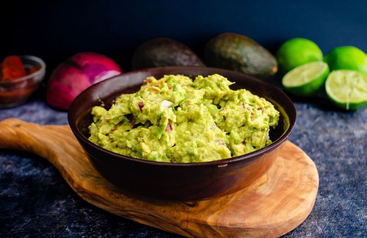 Cette astuce imparable pour empêcher un guacamole de noircir