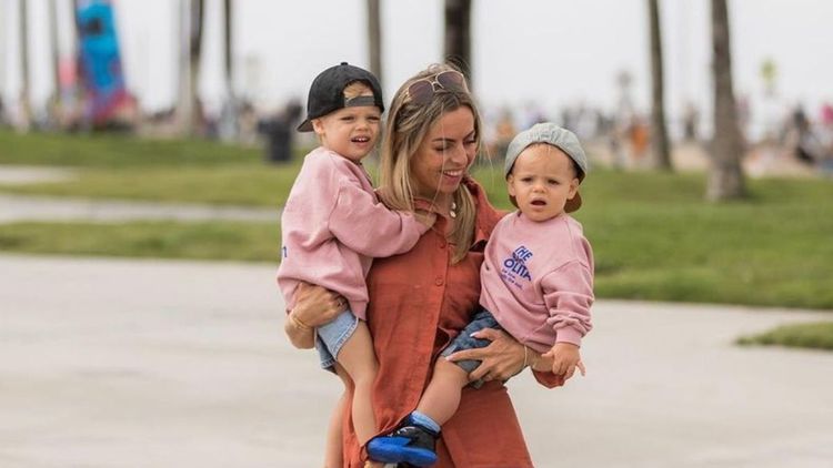 Hillary accusée d'abandonner ses enfants, elle répond cash