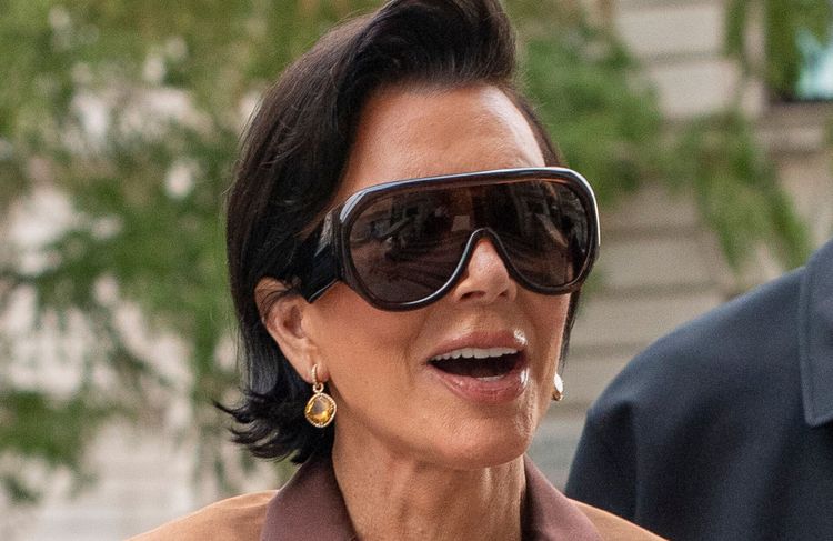 Nouveau look : la frange graphique de Kris Jenner fait sensation sur Instagram