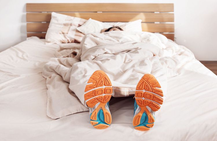 8 exercices pour brûler de la graisse abdominale sans sortir du lit