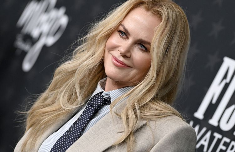 Nicole Kidman adopte le carré platine le plus désirable du printemps