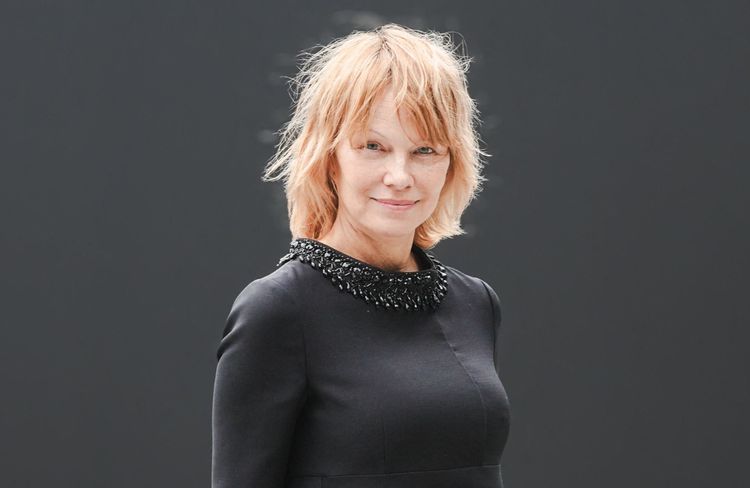 «Je ne veux ressembler à personne d'autre. Juste à moi.» Pamela Anderson évoque son rapport à la beauté et au no make-up.
