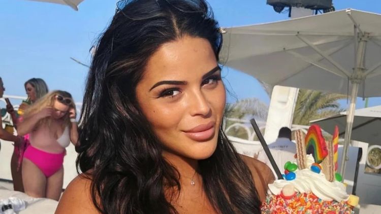 Sarah Fraisou : en couple avec un footballeur ? Une grosse info vient de tomber !