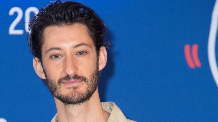 Pierre Niney cash sur le métier d'acteur pour la promo de "Gourou": "On manipule les émotions des gens"