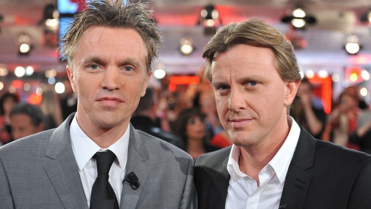 "Planqué sous une couverture" : ce secret fou que Claude François a imposé à son fils pendant des années