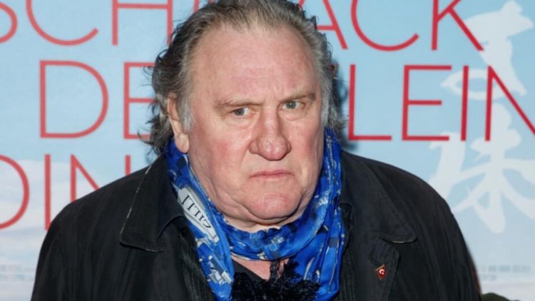 "Extrêmement fontaine" : ces nouveaux détails sordides sur la fameuse séquence avec Gérard Depardieu dans Complément d'Enquête !