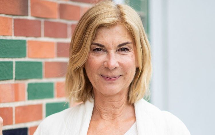 À 65 ans, Michèle Laroque accro à cette herbe stimulante venue d'Amérique du sud qui l'aide à tenir le coup