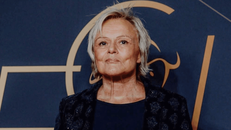 "Tout mon corps était en feu" : Muriel Robin victime d’un grave problème de santé sur scène qui a failli lui être fatal !