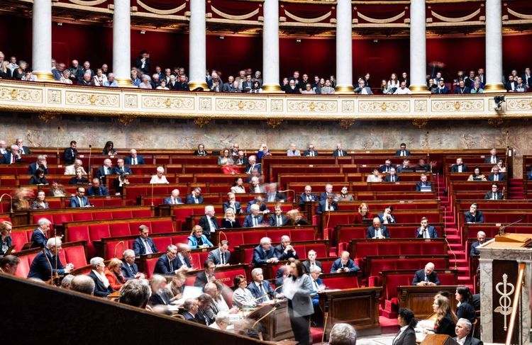 « Une victoire féministe ! » : l’Assemblée vote l’intégration du non-consentement dans la définition pénale du viol