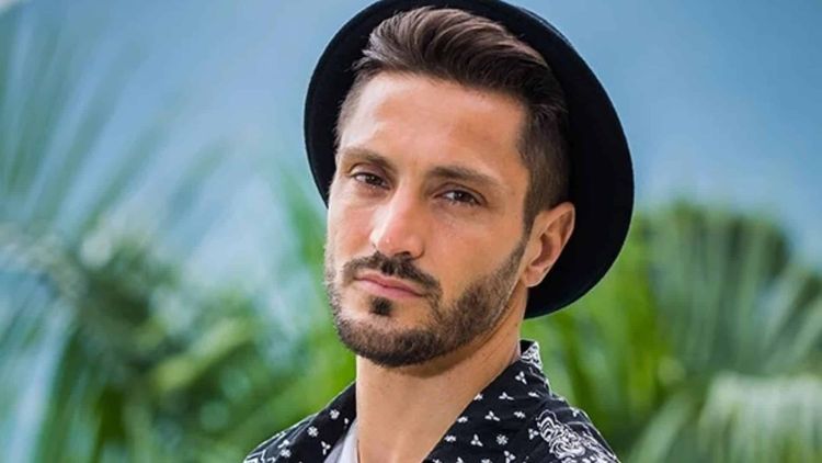 "Je suis un miraculé" : Sébastien Pinelli, opéré d'urgence du coeur, le candidat a frôlé la mort...