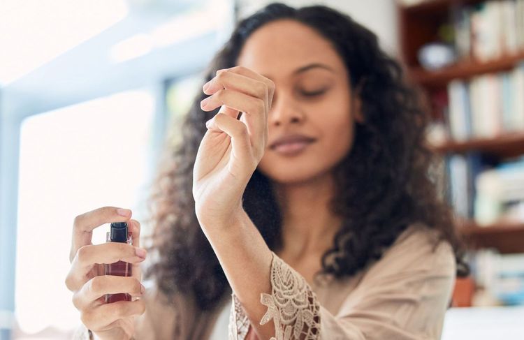 Parfum, crème, brume… pourquoi nos produits de beauté se mettent à la pistache ?