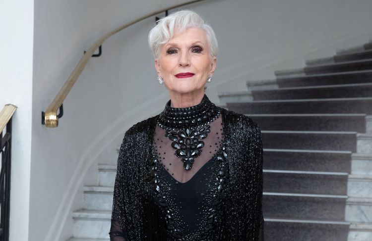 Qui est Maye Musk, la mère d'Elon devenue mannequin star à 60 ans ?