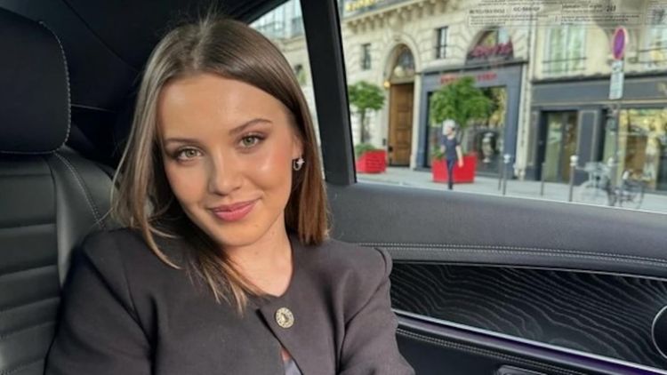 "J’ai connu une descente aux enfers" : Carla Lazzari revient sur une période très sombre de sa vie après la sortie de son tube Bim Bam Toi