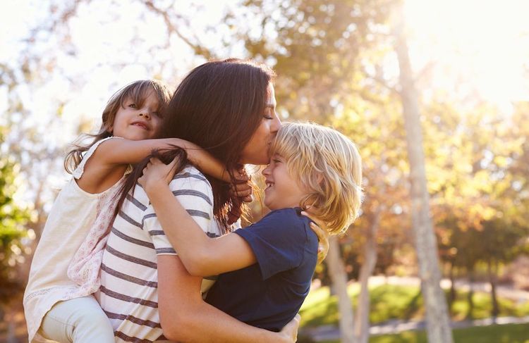 Quel est le nombre d’enfants idéal pour la santé mentale des mamans ? Une étude a la réponse
