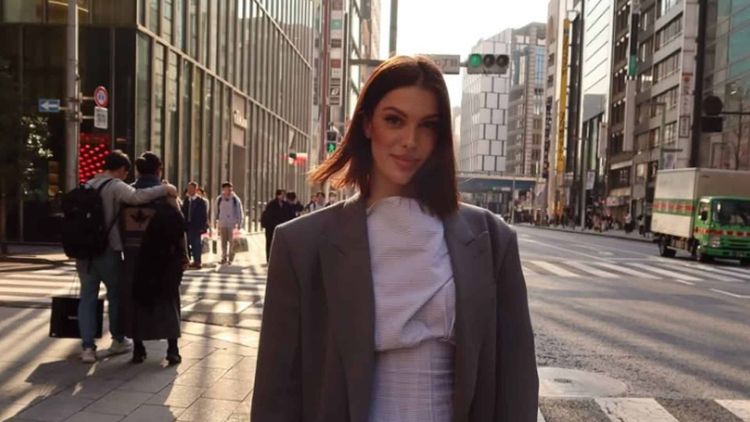 Iris Mittenaere : sa réponse cinglante à la critique d’une internaute !