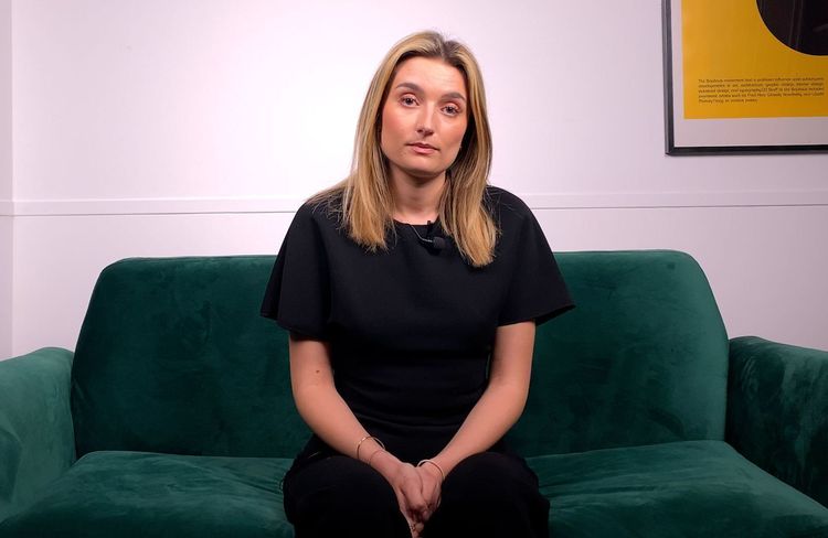 Je suis la fille d'un pédocriminel et la loi risque de m'obliger à lui verser une pension
