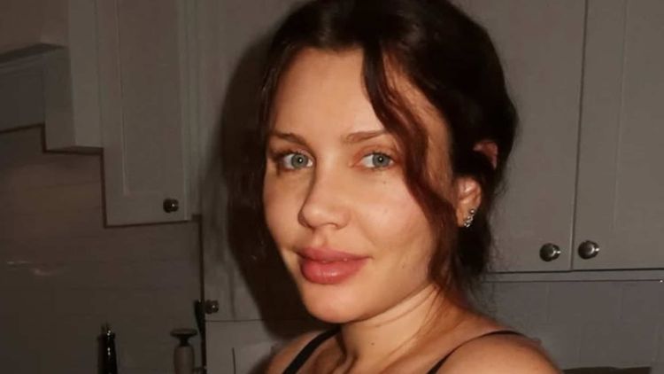"Une véritable épreuve" : Haneia, maman pour la première fois, elle se confie sur son accouchement compliqué !