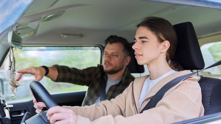 Assurance auto : cette astuce permet aux jeunes conducteurs de faire baisser la facture de 20%
