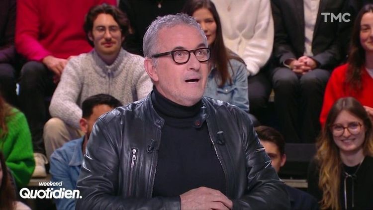 "C** nu à La Grosse Émission", Christophe Dechavanne profite de son passage dans "Quotidien" pour tacler Cyril Hanouna