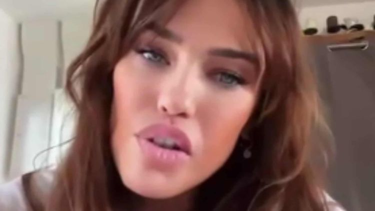 Vanessa Lawrens : après ses vidéos dans un état second, elle s'affiche pour la première fois et se confie sur son état, "j'ai eu une période compliquée..."