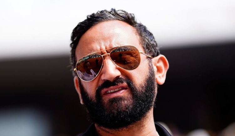 Cyril Hanouna : ses tatouages tout beau tout neufs révélés en plein direct, les chroniqueurs estomaqués par leur signification
