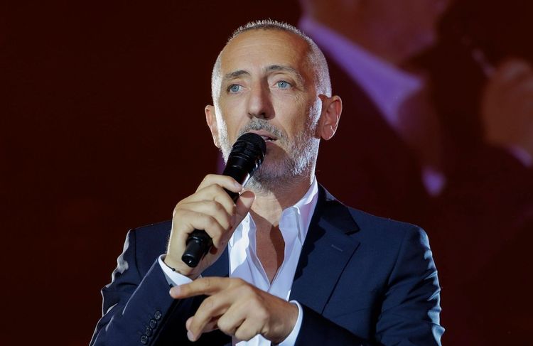 « Je suis très très fier » : Gad Elmaleh rachète le cabaret Michou et dévoile son nouveau projet