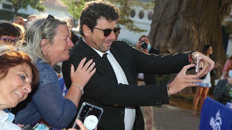 Patrick Bruel : un chanteur controversé monte au créneau et défend l'interprète, "on condamne les gens avant que la justice les condamne"