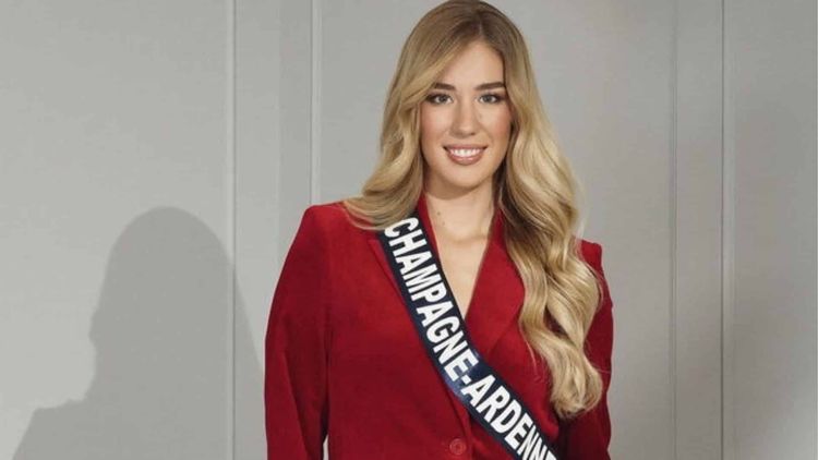 Une ancienne Miss hospitalisée d'urgence après avoir sauté d'un pont