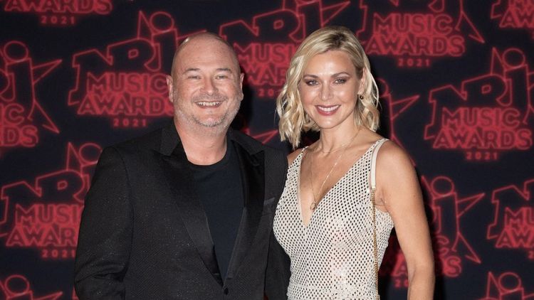 Fuite de données “extrêmement sensibles” : Cauet porte plainte avec sa compagne, un rebondissement qui aggrave l’affaire