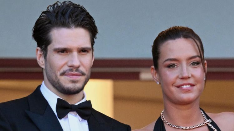 "L'amour sain" : Adèle Exarchopoulos officialise enfin son couple avec François Civil !