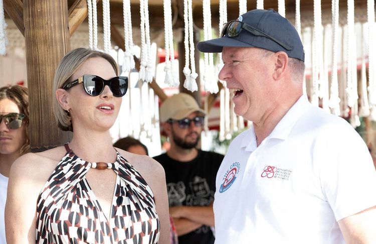 Albert et Charlène de Monaco : apparition remarquée du couple dans un refuge animalier