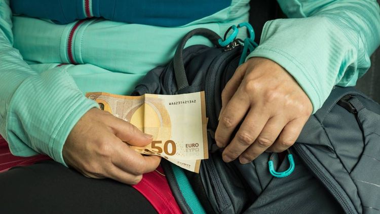 Combien d'argent liquide faut-il prévoir dans votre kit d'urgence en cas de catastrophe ?