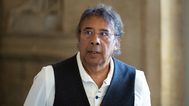 Grosse frayeur pour Laurent Voulzy, sa moitié victime d'une violente chute, le récit du drame : "La vie me dit de ralentir…"