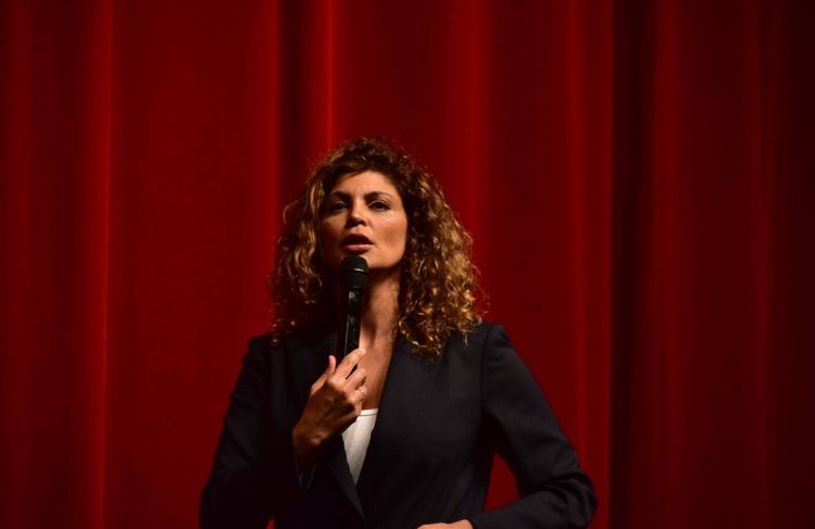 Nawell Madani accusée d’avoir donné un « coup de pied dans le thorax » à un enfant de 6 ans