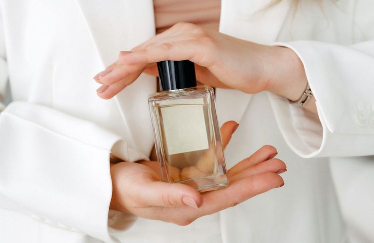 Mariage : comment bien choisir son parfum le jour J ?