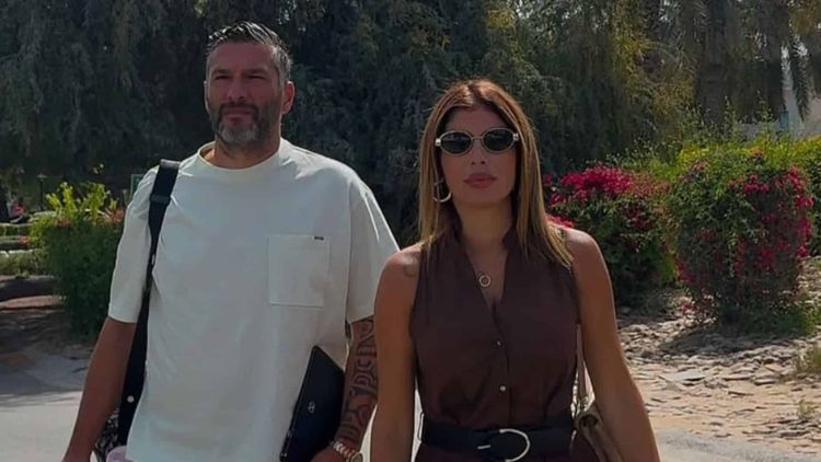 "Un petit secret" : Sarah Lopez mariée, elle annonce être enceinte de son deuxième enfant !