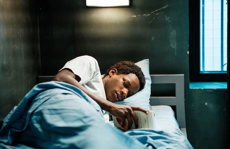 « Un prophète » : tout savoir sur cette série Canal+ adaptée du film de Jacques Audiard