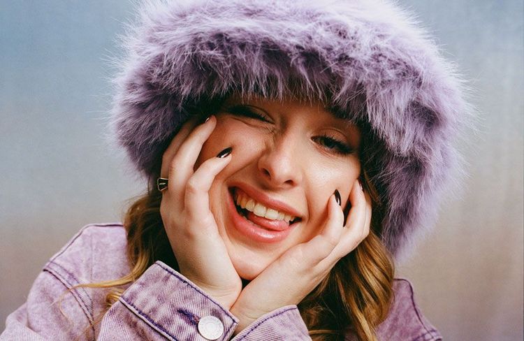 Comment Helena est devenue la chanteuse la plus écoutée sur Spotify