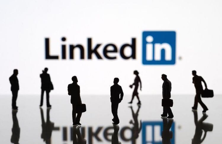 Quand l’algorithme de LinkedIn favorise les profils masculins : les chiffres qui dérangent