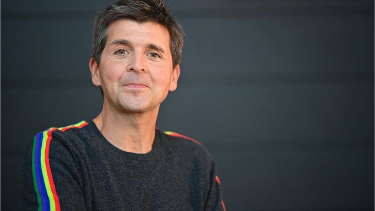 Thomas Sotto : sa maison en Grèce cache un projet de vie inattendu qui implique aussi Nikos Aliagas