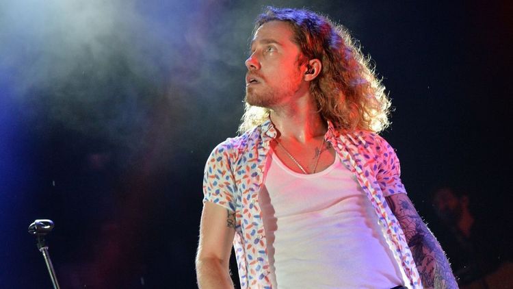 Julien Doré (42 ans) dévoile sa plus grande peur en étant père : "J'ai trop besoin..."