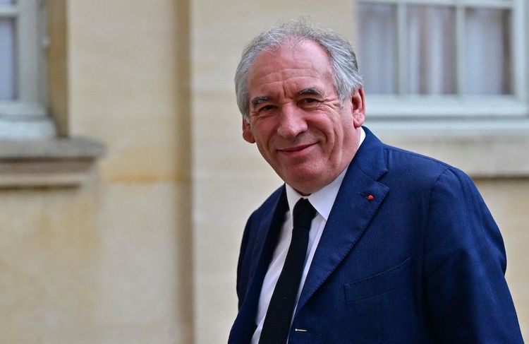 Gouvernement de François Bayrou : Élisabeth Borne nommée ministre de l’Éducation nationale, Gérald Darmanin à la Justice