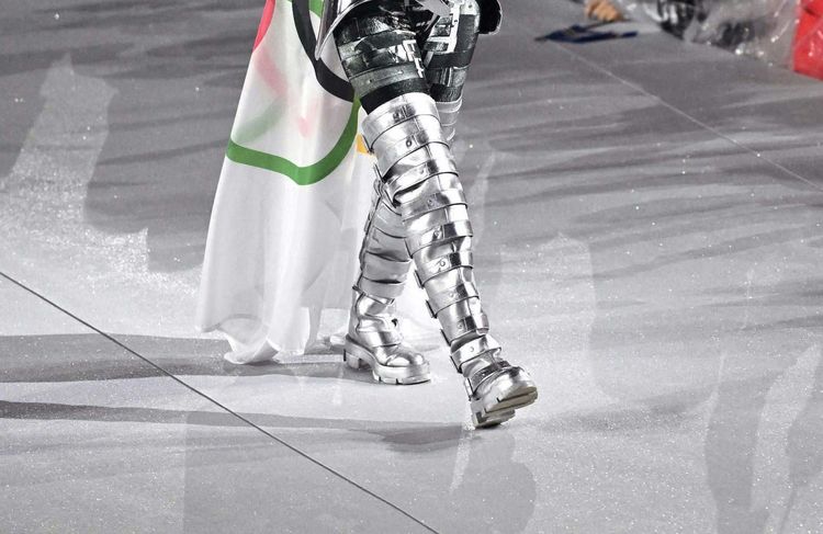 Jeanne Friot et Both mettent en vente les bottes chevaleresques portées par la cavalière des Jeux olympiques