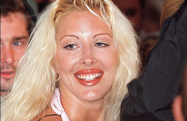 « Ils ne m’ont jamais demandé » : la vérité de Loana sur la série « Culte »