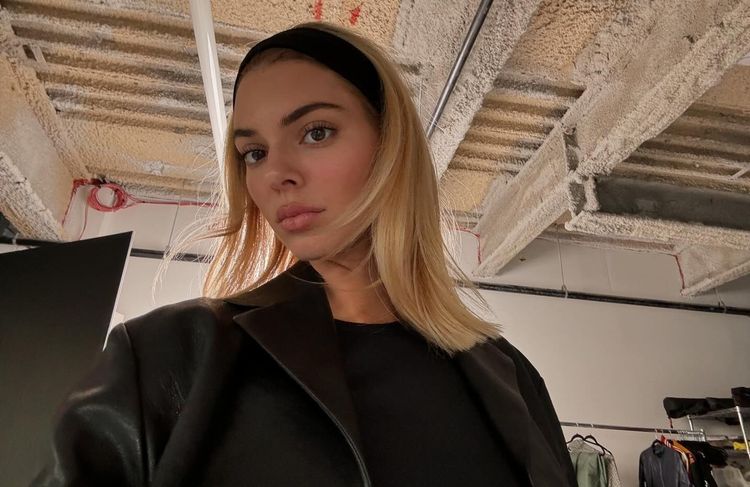Transformée, Kendall Jenner adopte le carré long blond (et c’est canon !)
