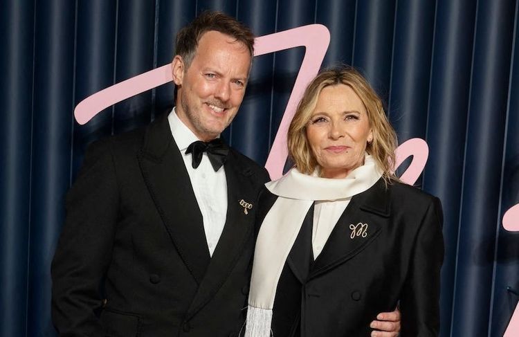 Kim Cattrall est mariée :  la star de « Sex and The City » a épousé son compagnon Russell Thomas