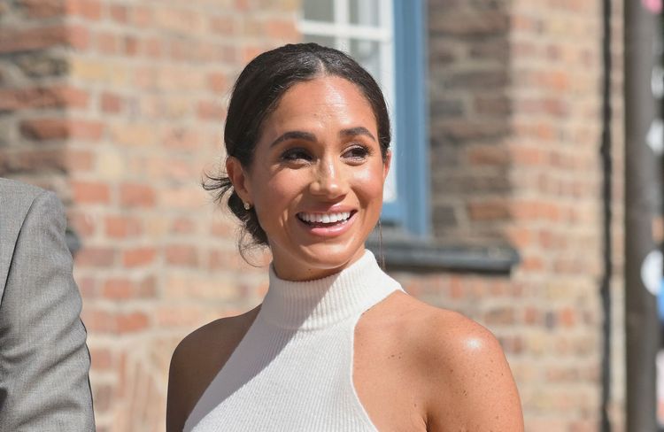 Meghan Markle la joue copie conforme de Lady Di en veste et mocassins