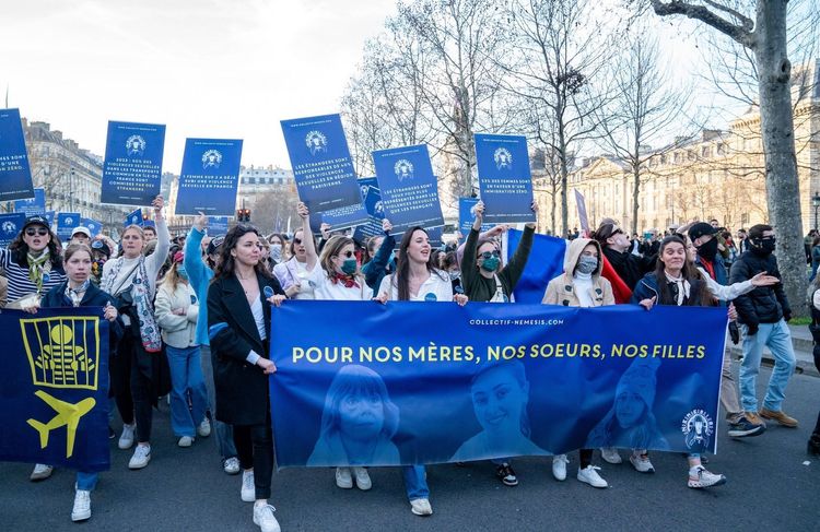 Les femmes au coeur de la stratégie de l’extrême droite : « Elle cherche à affaiblir le féminisme »