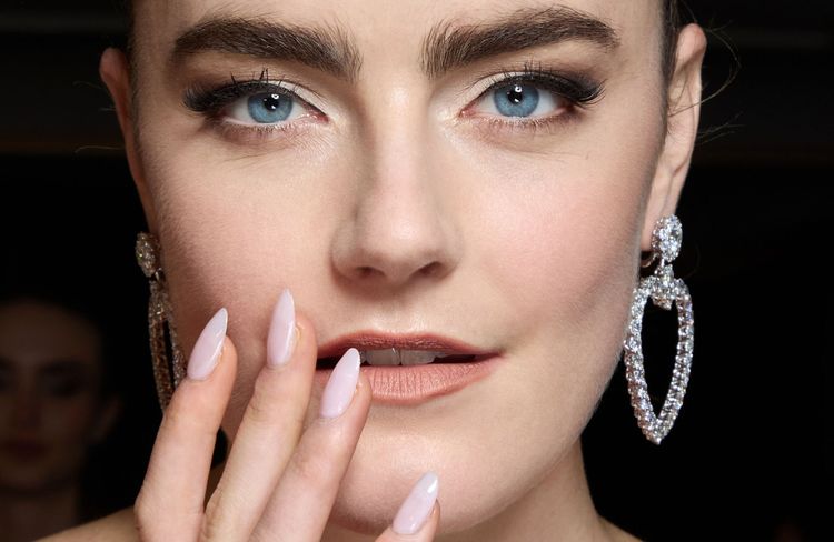 BB Cream Nails : la manucure clean, chic et virale qu’on va adorer adopter cet été