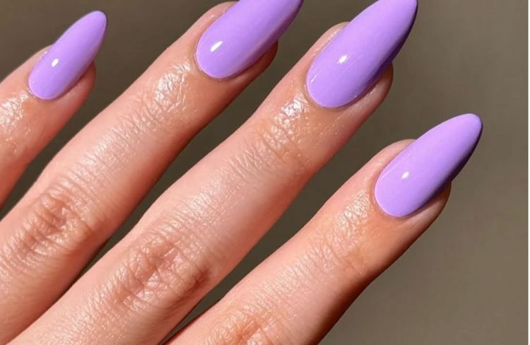Après le matcha, l'ube latte inspire la tendance manucure de l’été